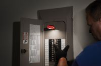 Фонарь карманный на батарейках FL-LED MILWAUKEE 4933464824